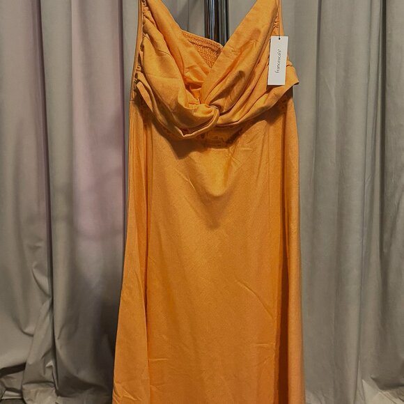 NWT ORANGE SORBET COLOR STRAPLESS DRESS WITH CUTOUT - Picture 2 of 4
